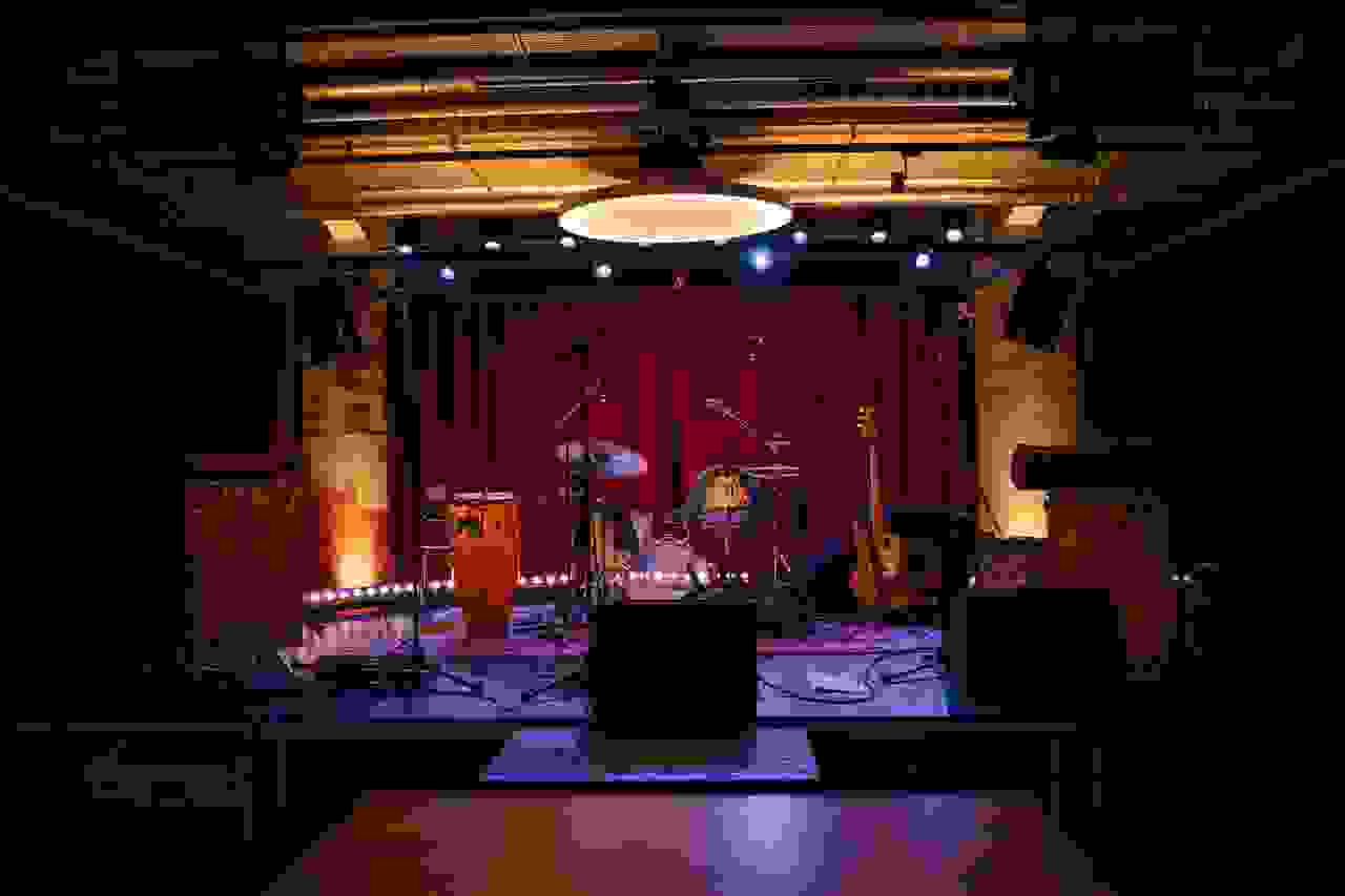 Papiersaal stage, entertainment 